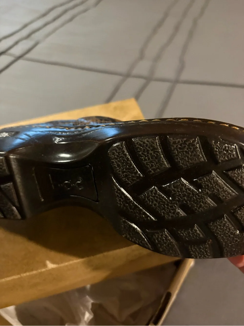 Born slip clogs